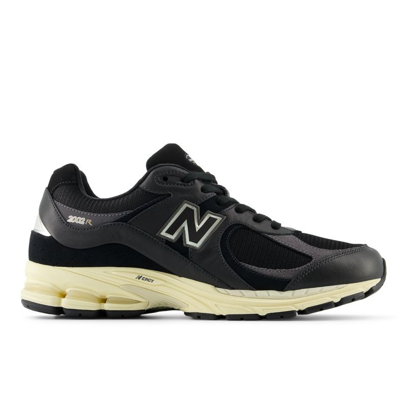 NEW BALANCE BATAI - NEW BALANCE 2002 | SPORTGURU.LT