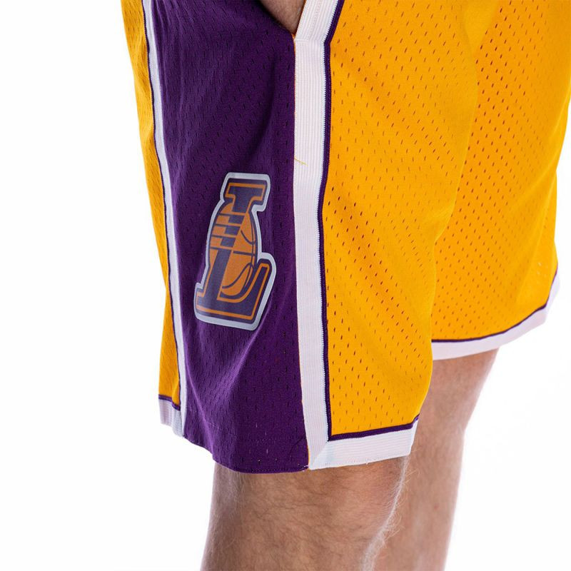 Hardwood Classics NBA Los Angeles Lakers Basketball Shorts Size Medium