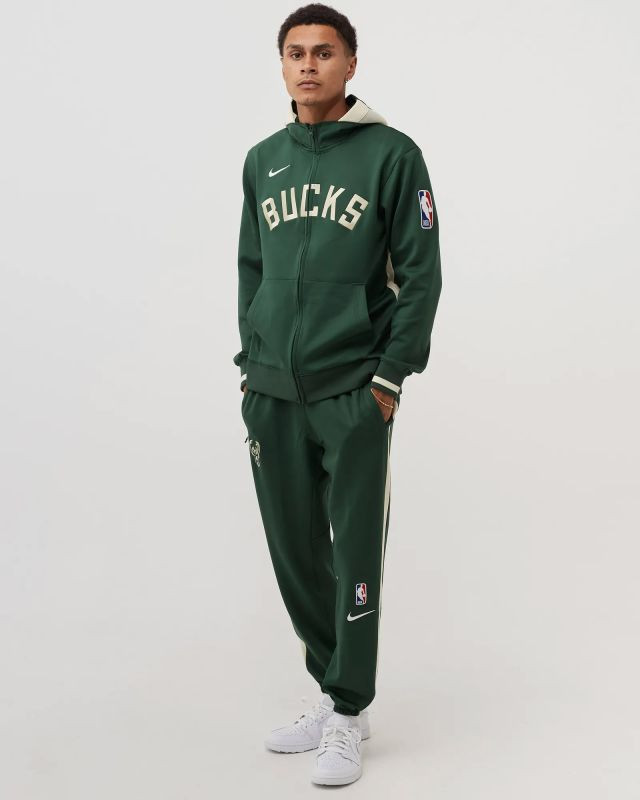 Nike Dri-FIT NBA Boston Celtics Showtime Full-Zip Hoodie